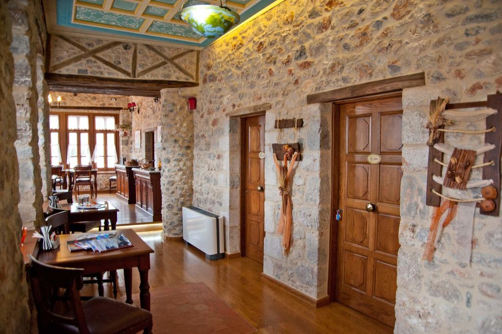 Archontiko Hatzipanayioti Leonidio Exterior photo