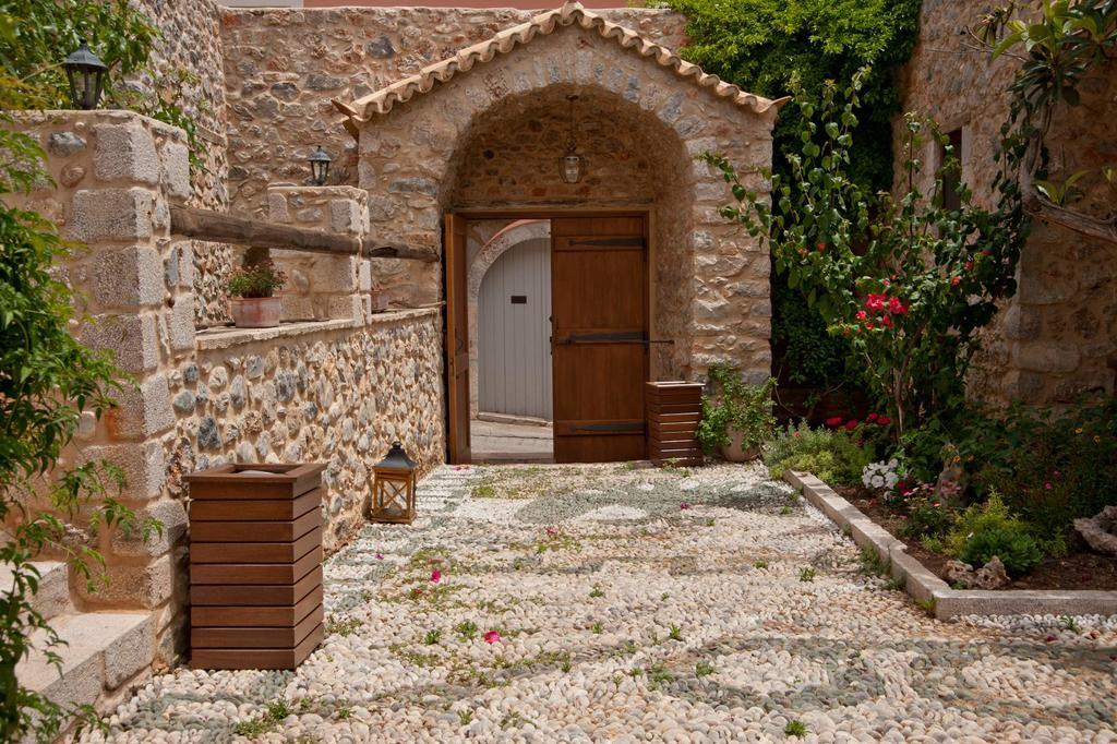Archontiko Hatzipanayioti Leonidio Exterior photo